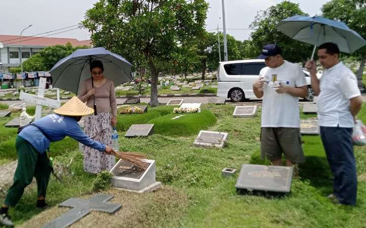 Menghormati Jejak: Jasa Perawatan Makam di Kesugihan yang Tak Pernah Lelah